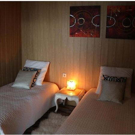 Room Near The Airport Maía Exterior foto